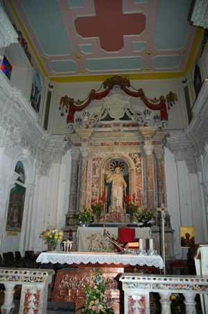 Interno del Santuario - l'altare